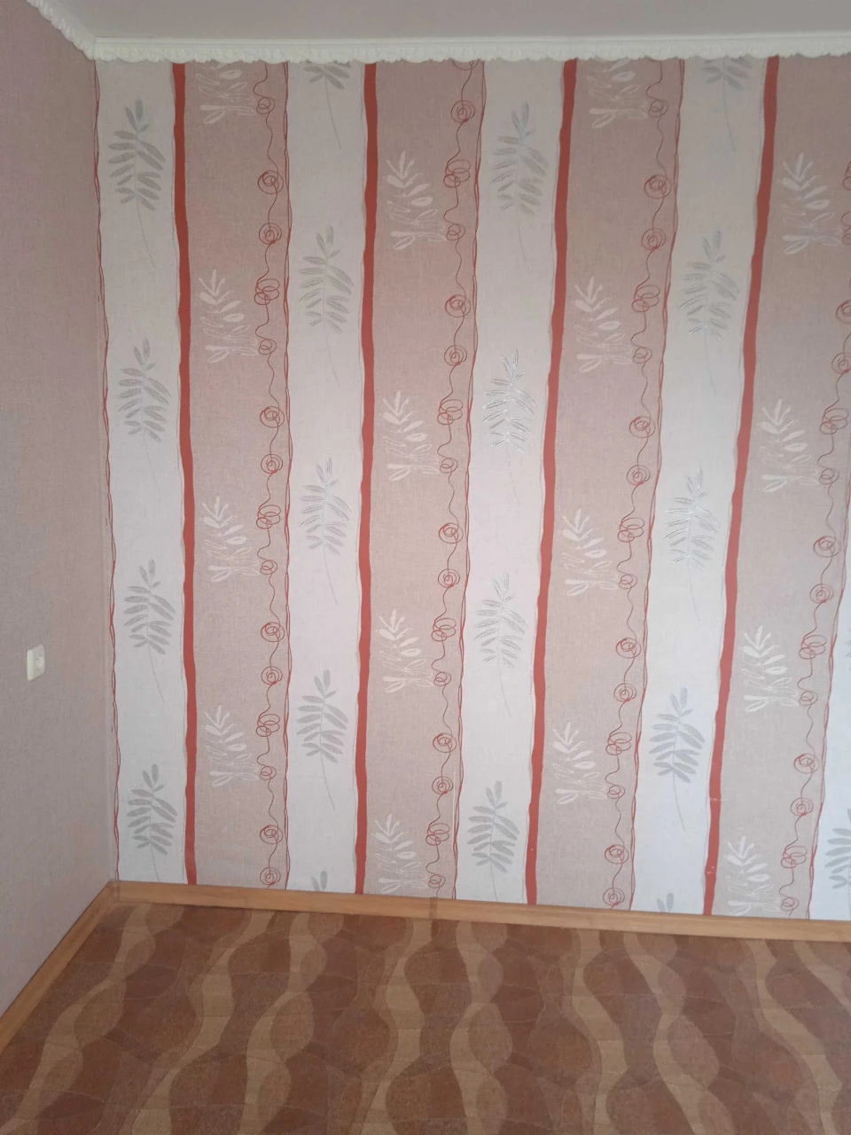Продаю дві об'єднані приватизовані кімнати в гуртожитку