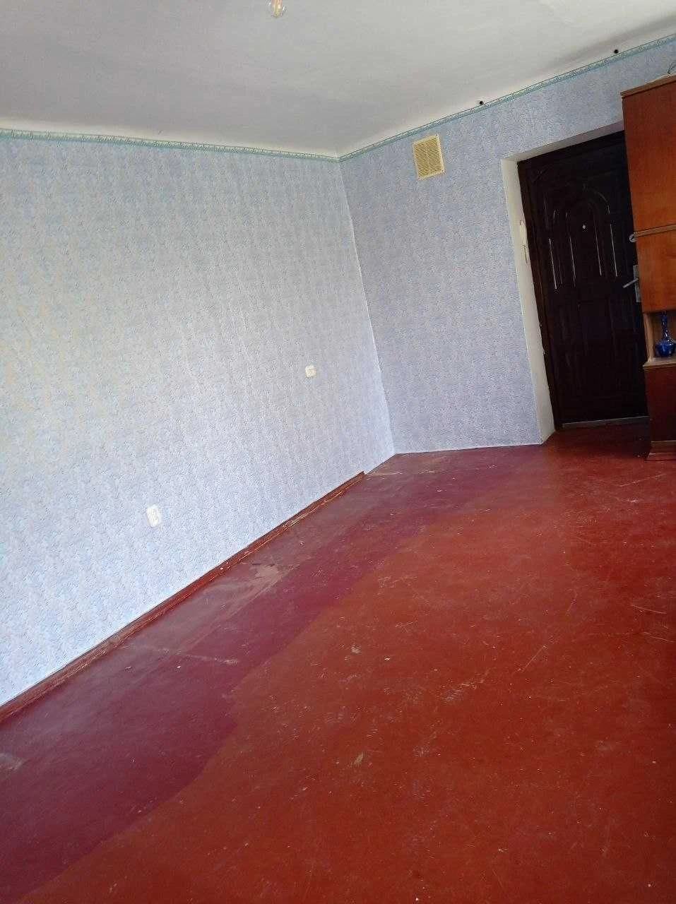 For Sale: Large Room 17 sq.m. in Dormitory, Mira Ave / K