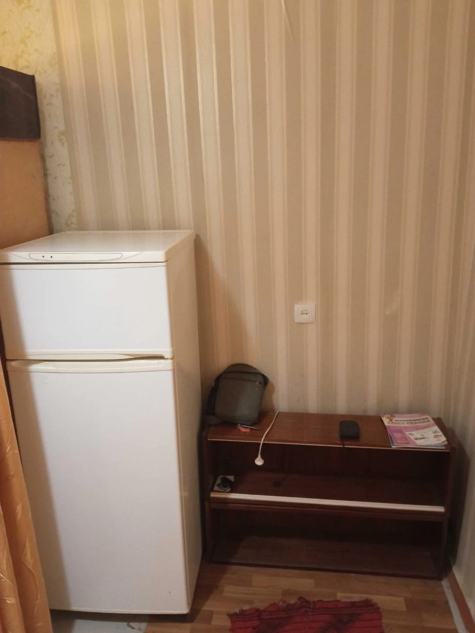 Продається приватизована кімната в гуртожитку