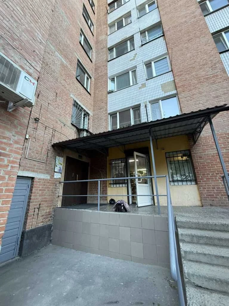 Кімнатна з євроремонтом і зручностями