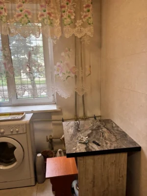 Poltava, sell one-room apartment in dormitory, fully furnished