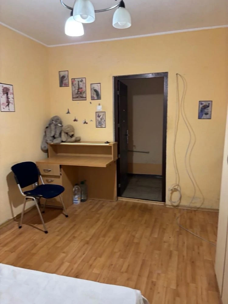 Poltava, sell one-room apartment in dormitory, fully furnished
