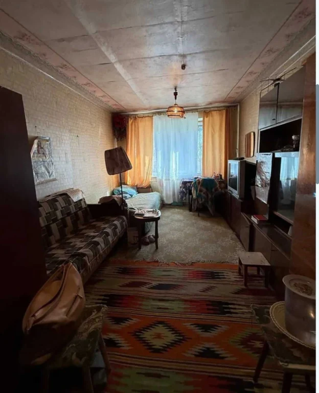Room for sale in a dormitory on ZBV