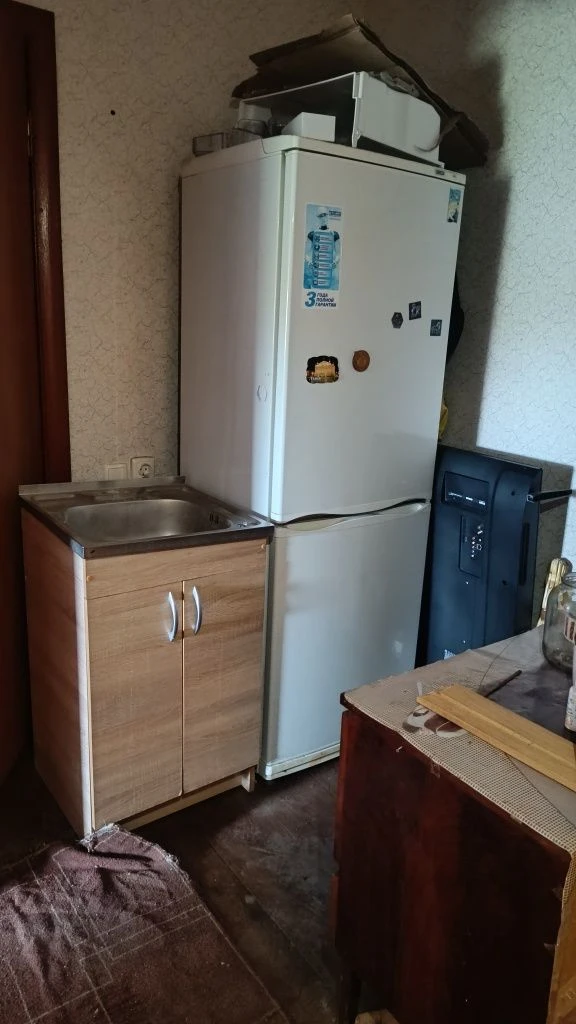 Room in a dormitory. Private bathroom.