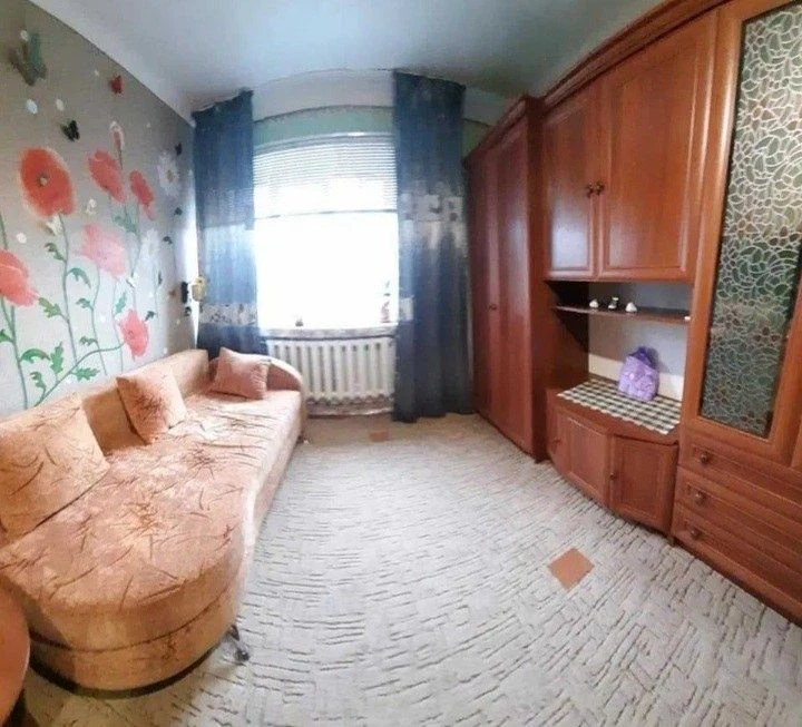 Room for sale from owner in the center of Cherkasy!