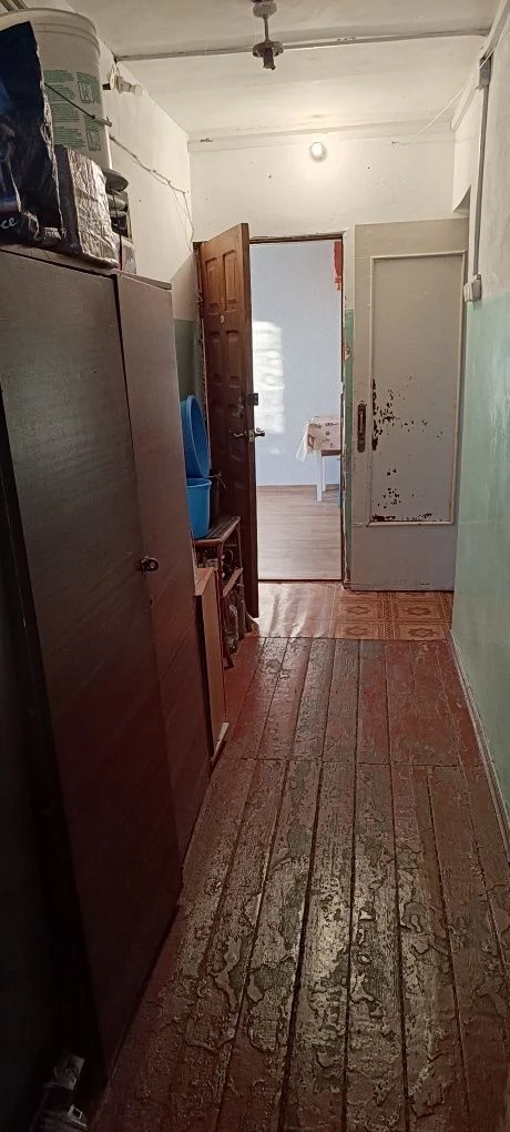 Sale of a room in a dormitory on Volonter Street, room