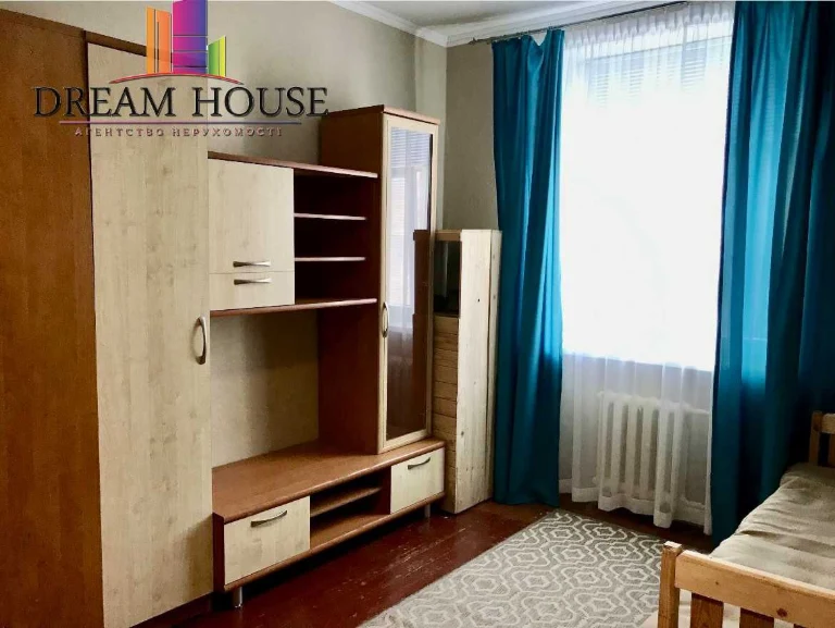 Room for sale in student dormitory near the city center