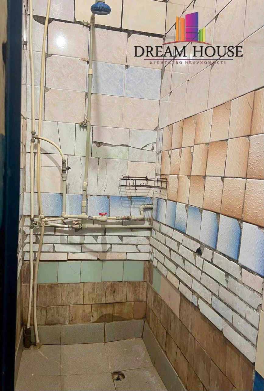 Room for sale in student dormitory near the city center