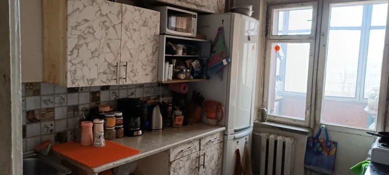 Sale of two rooms in a dormitory on Pereomot Street.