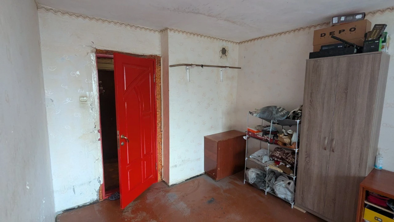 Sale of two rooms in a dormitory on Pereomot Street.