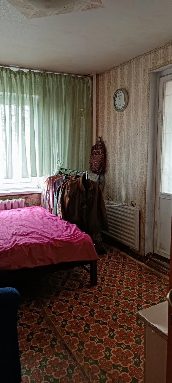 Sale of two rooms in a dormitory on Pereomot Street.