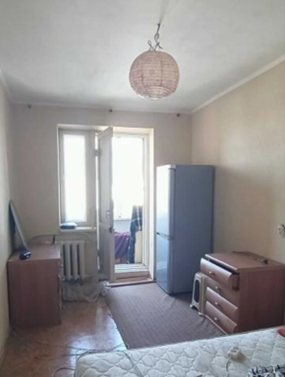 Продам комнату в 3-комнатной квартире на Черёмушках!