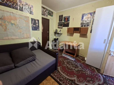 Room with balcony on Dobrovolsky Avenue