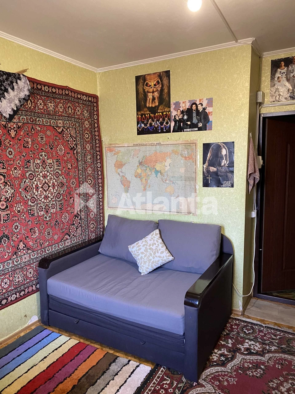 Room with balcony on Dobrovolsky Avenue
