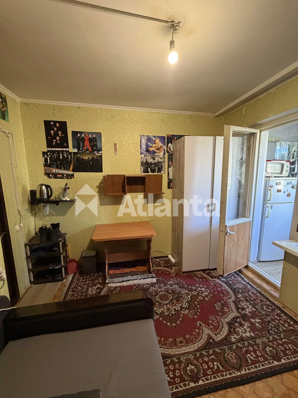 Room with balcony on Dobrovolsky Avenue
