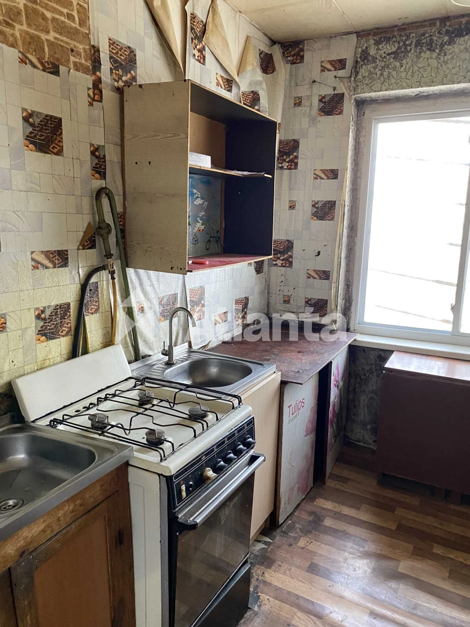 Room with balcony on Dobrovolsky Avenue
