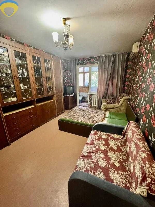 For sale: Two rooms with their own facilities!
