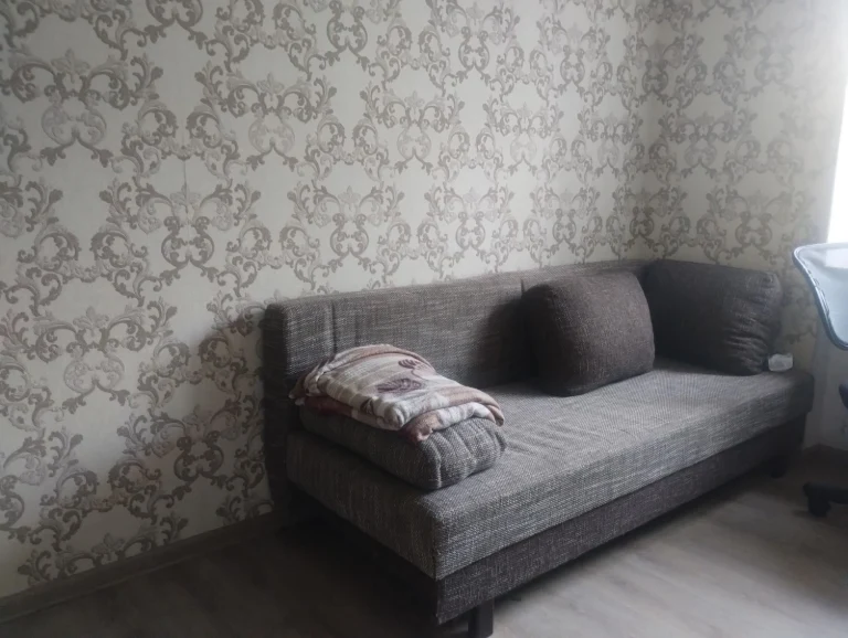 Rent a room in the neighborhood of Tolstounaya square/ Krasnova.