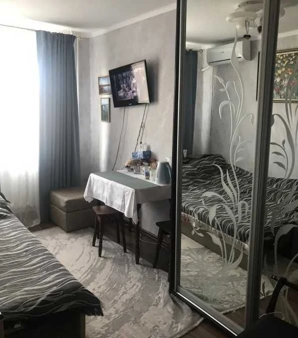 Nice room in a community near a park. CHEREMUSKI urgently