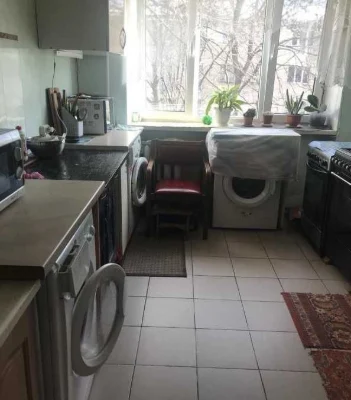 Nice room in a community near a park. CHEREMUSKI urgently