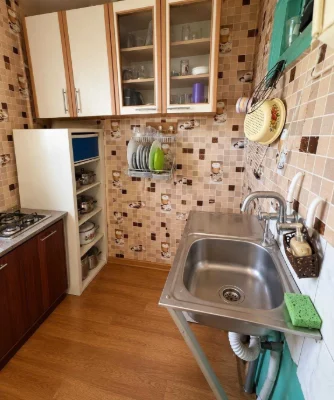 Продам комнату в коммуне с 1 соседом