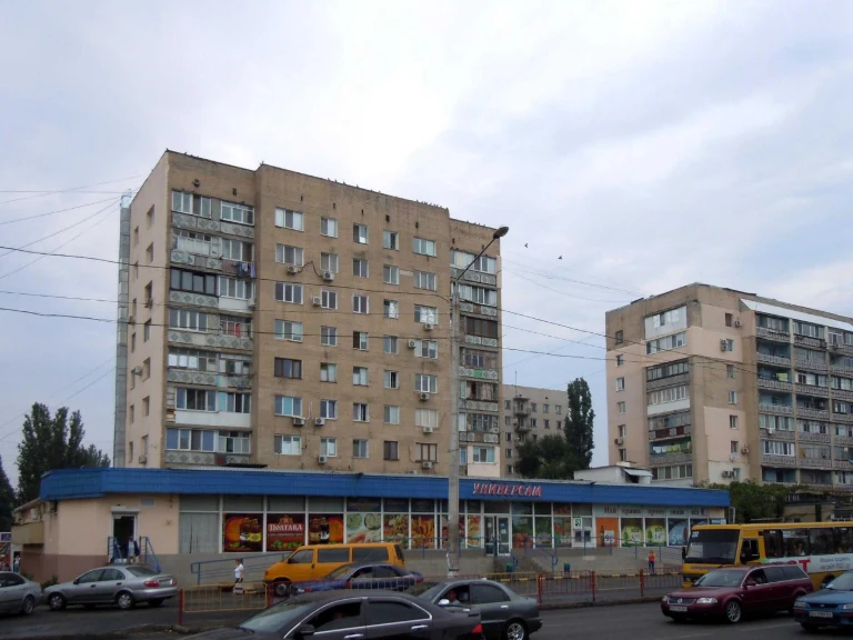 Продам комнату в коммуне в Лузановке