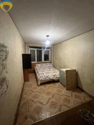 Room for sale in a communal apartment in Luzanov