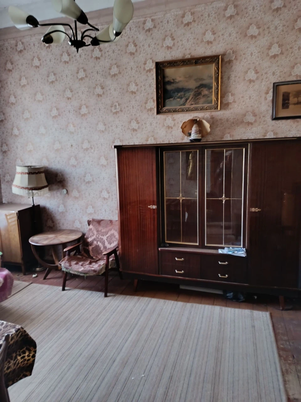 2 rooms in a communal building with its own kitchen, toilet, two-person shower, 2 neighbors per room, furnished.
