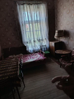 2 rooms in a communal building with its own kitchen, toilet, two-person shower, 2 neighbors per room, furnished.