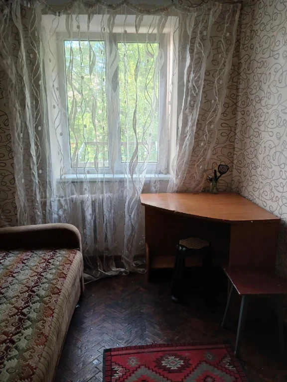 Своя кімната в місті на Космонавтов, 66
