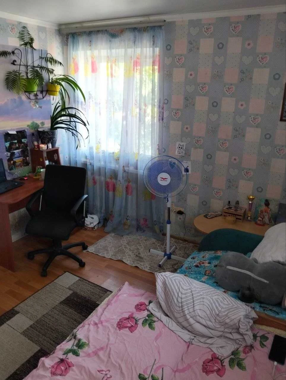 Sale of 2 rooms in a building on Balkovskaya Street