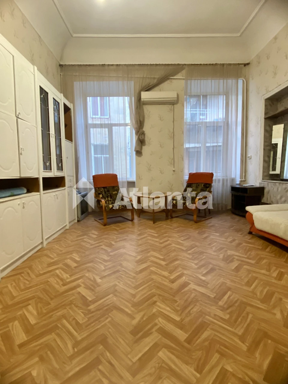 Центр. Квартира на Бунина, по факту 1 сосед