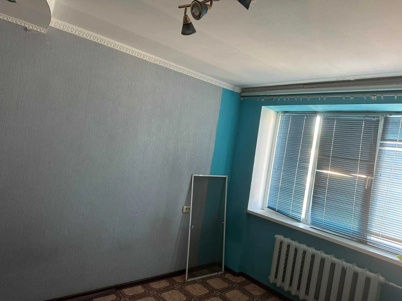 Продам комнату в коммуне 12 кв.м.