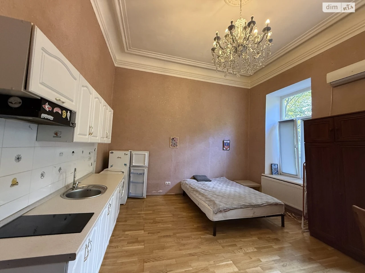 Selling Room in the Center