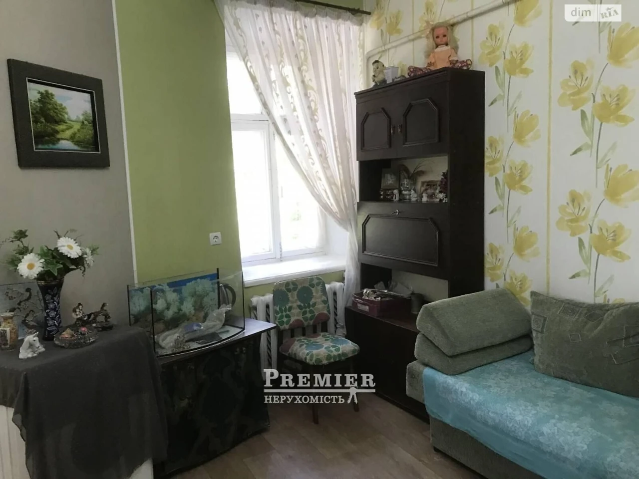 Room for Sale, Primorsky