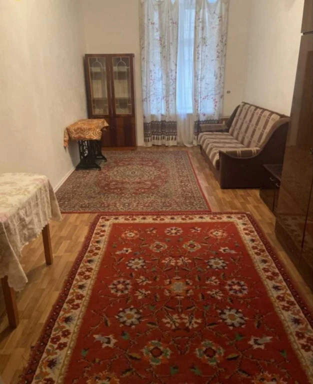 Room for Sale in the Center