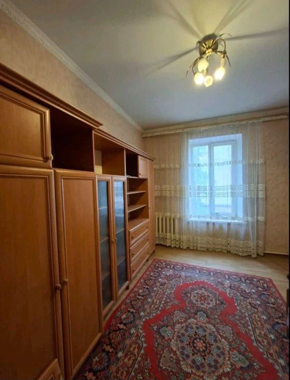 Продам комнату в коммуне в центре на ул. Софиевская