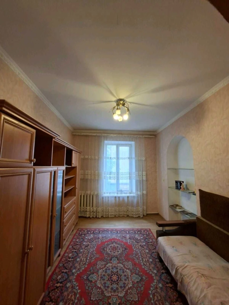 For sale room in communal apartment in the center on Sofievsky Street