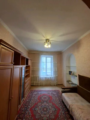For sale room in communal apartment in the center on Sofievsky Street