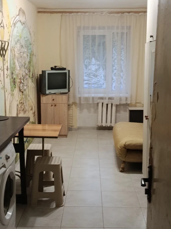 Продаються дві кімнати в квартирі в районі Краснова, площі Толбухіна