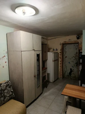 Продаються дві кімнати в квартирі в районі Краснова, площі Толбухіна
