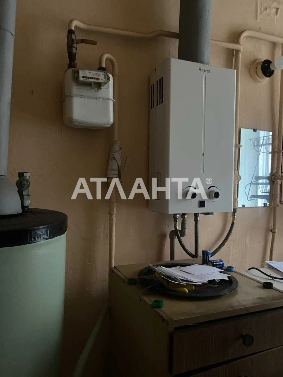 Spacious room on Small Arnaoutska Street.