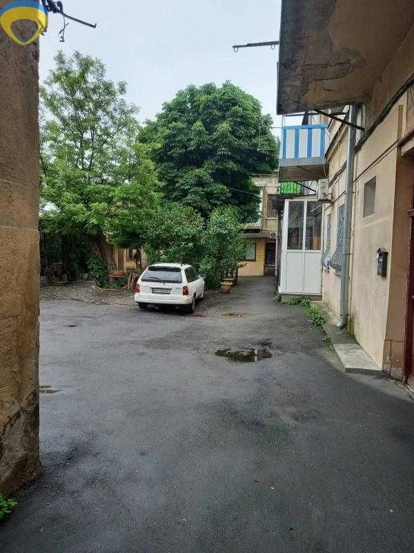 Продам комнату в центре города на улице Нежинская.