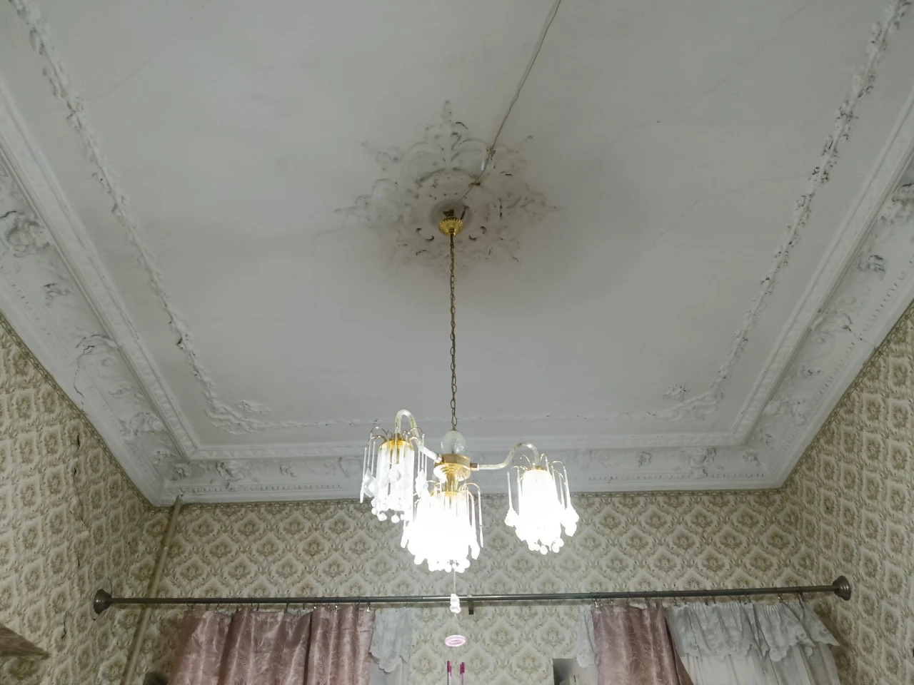 For Sale. Room in an apartment in a communal building. The city center!