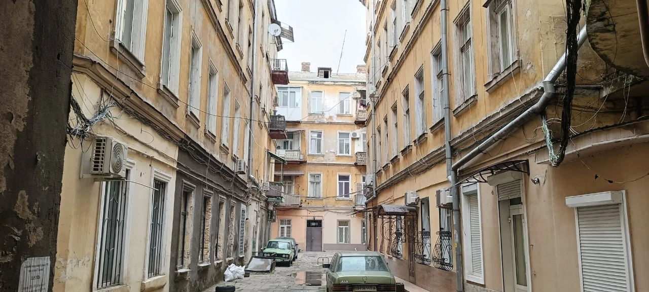 For Sale. Room in an apartment in a communal building. The city center!