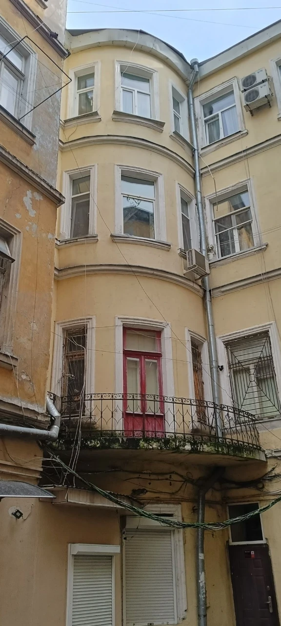 For Sale. Room in an apartment in a communal building. The city center!