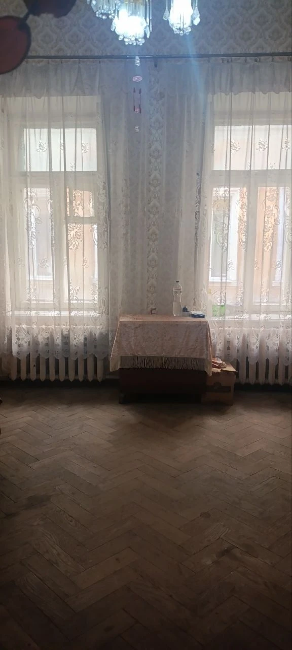 For Sale. Room in an apartment in a communal building. The city center!