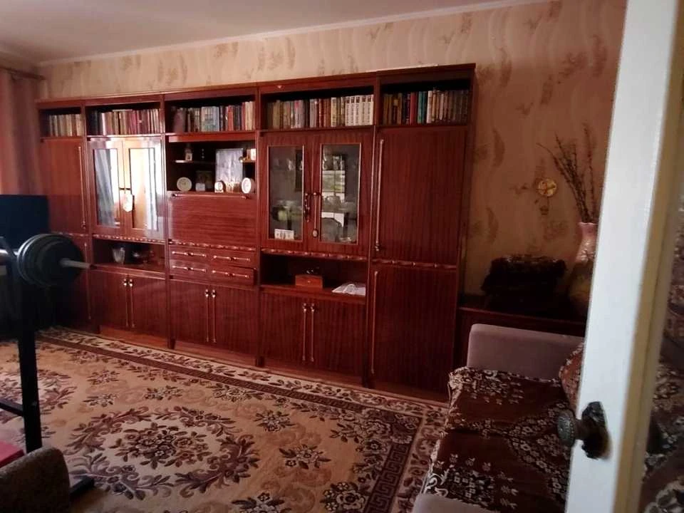 Квартира. Кривой Рог, 5-й Заречный микрорайон, улица