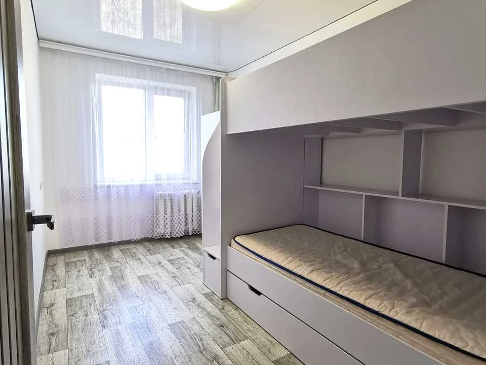 Apartment. Kryvyi Rih, University Avenue