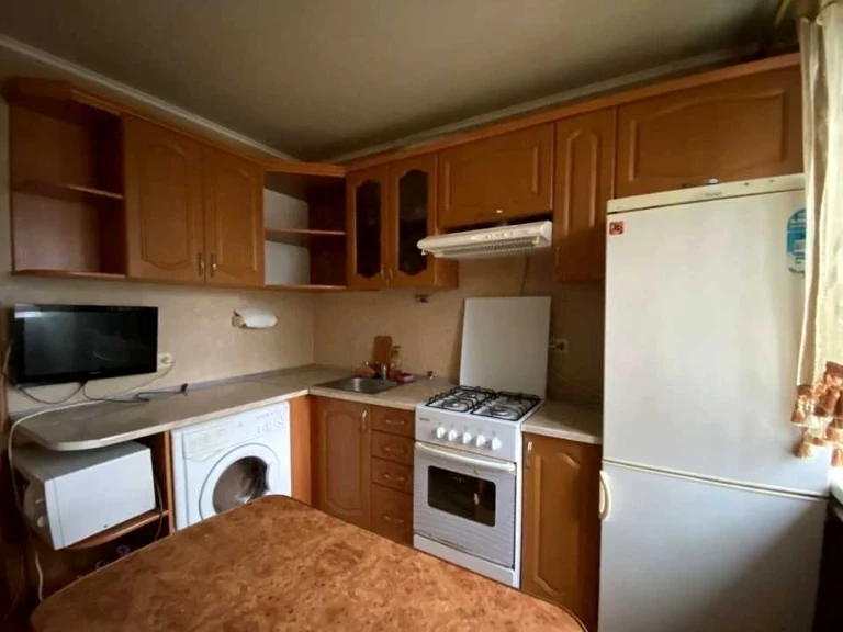 Apartment. Gregory Sinitsa Street, 95th District, Kryvyi Rih